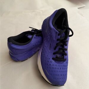 Brooks Women's Blue Athletic Shoes